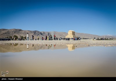 مسافران نوروزی در پاسارگاد