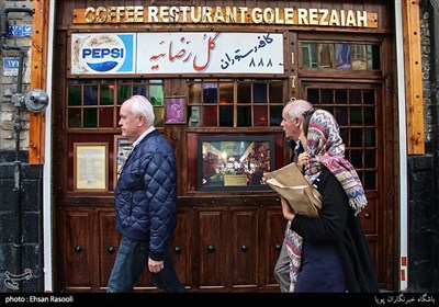 کافه گل رضائیه از قدیمی ترین کافه های تهران