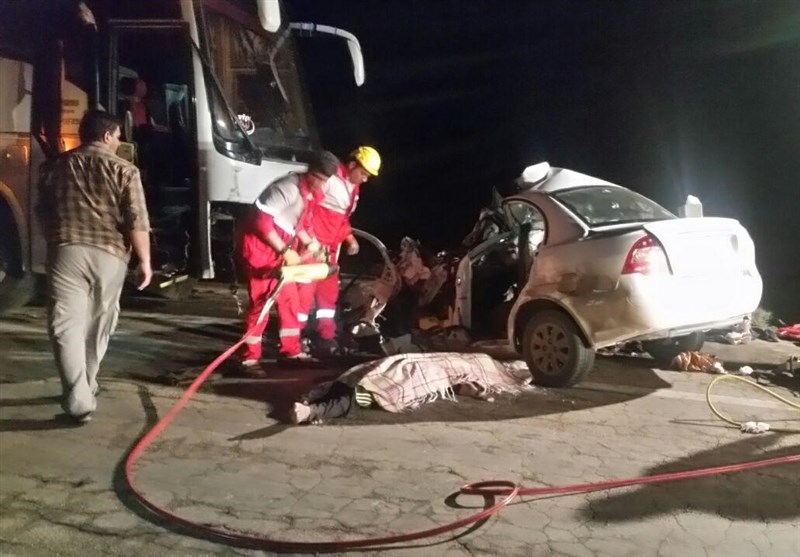 4 عضو یک خانواده بر اثر برخورد اتوبوس و خودروی سواری در محور فردوس–دیهوک کشته شدند+ تصاویر