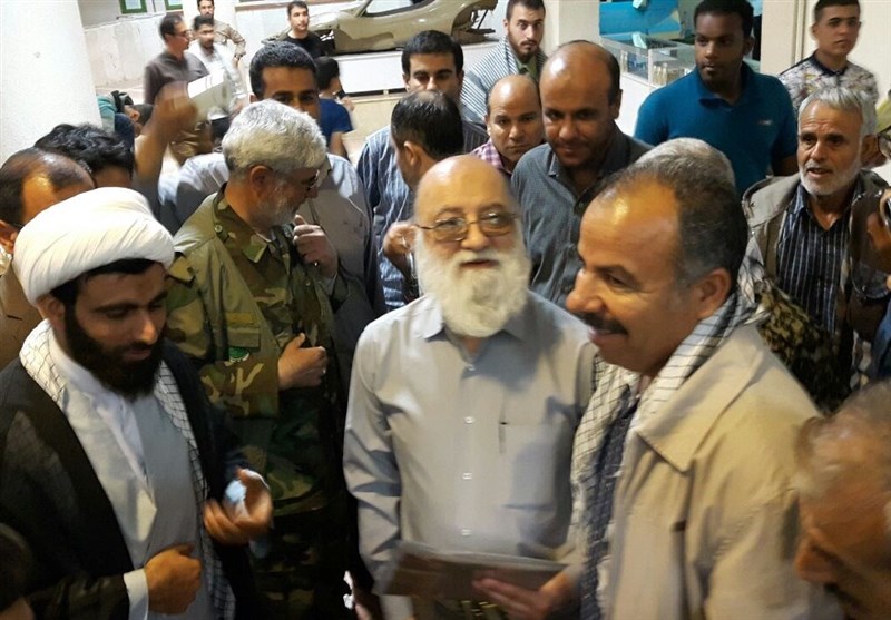 بازدید رئیس شورای عالی استان‌ها از مناطق عملیاتی دفاع مقدس