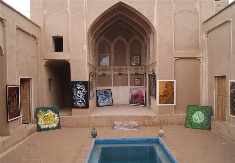 نمایشگاه نقاشی- خط در خانه تاریخی بشرویه برگزار شد