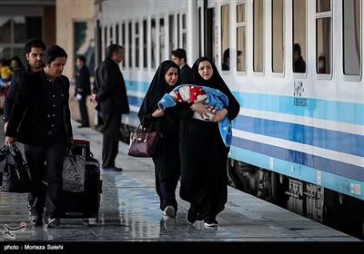 مسافر - راه آهن اصفهان