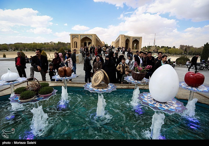 مردم در خانه بمانند؛ اردیبهشت زمان بهتری برای سفر به اصفهان است + فیلم