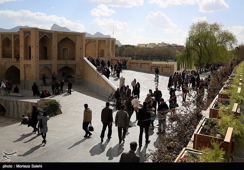 اصفهان| اقامت  310 هزار مسافر نوروزی در نصف‌جهان