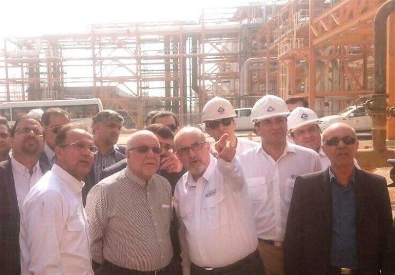 بررسی روند فرایند تولید فازهای پارس جنوبی در سفر وزیر نفت به عسلویه