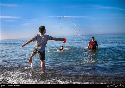 سیاح النوروز على شواطىء بحر قزوین