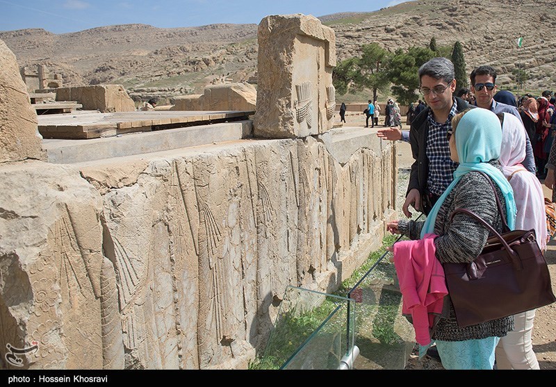 چالش‌های میزبانی نوروزی از گردشگران خارجی/ جشن خانوادگی یا عمومی؟