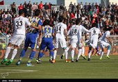 لیگ برتر فوتبال| برتری استقلال مقابل گسترش فولاد در نیمه نخست