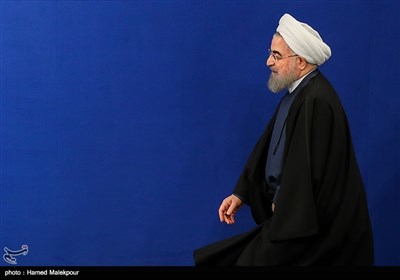 ورود حجت‌الاسلام حسن روحانی رئیس جمهور به محل نشست خبری