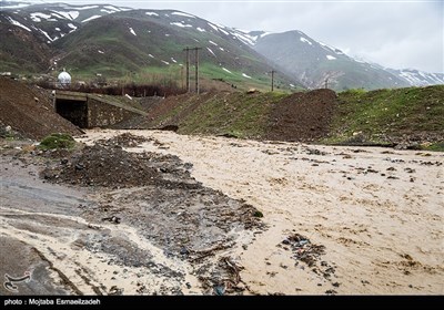 أمطار غزیرة وسیول فی مدینتی تبریز وارومیة شمال غربی ایران