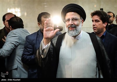 ورود حجت‌الاسلام سیدابراهیم رئیسی به ستاد انتخابات کشور جهت ثبت‌نام در دوازدهمین دوره انتخابات ریاست جمهوری