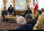 دیدار وزیردفاع آذربایجان با شمخانی