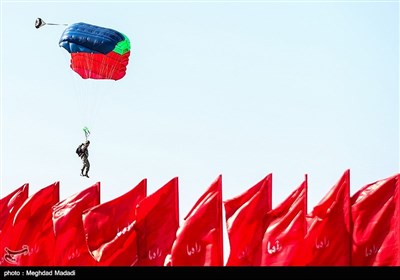 Military Parades Held in Tehran to Mark National Army Day