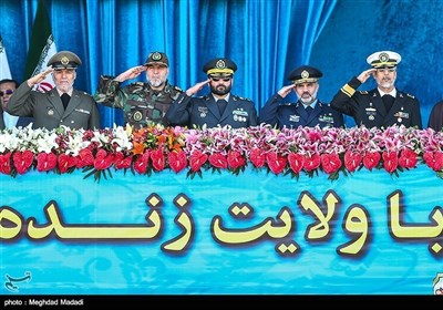 تہران؛ فوج کے قومی دن کے موقع پر شاندار پریڈ
