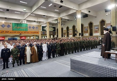 مسلح افواج کے کمانڈروں اور اہلکاروں کی امام خامنہ ای سے ملاقات