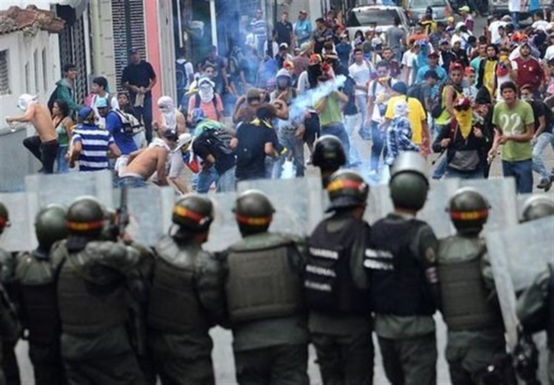 فنزویلا: مسلحون یهاجمون مستشفى بداخله 54 طفلاً وسط استمرار التظاهرات