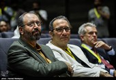 سیدرضا میرکریمی و محسن مؤمنی شریف رئیس حوزه هنری در مراسم نکوداشت مرحوم عباس کیارستمی - دومین روز سی و پنجمین جشنواره جهانی فیلم فجر