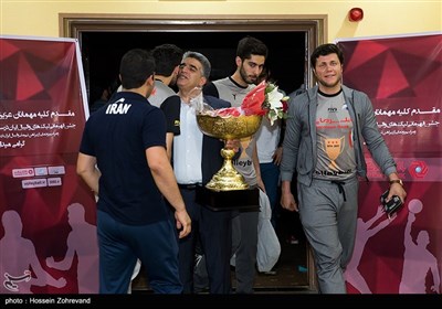 جشن قهرمانی لیگ والیبال و رونمایی از پیراهن تیم ملی