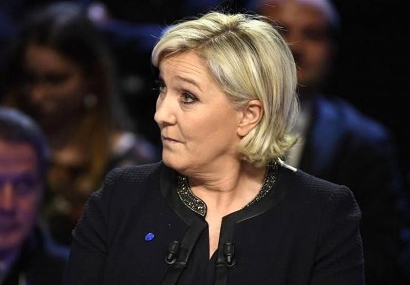 Le Pen: France Excluded Itself from Negotiations on Syria Peace Process