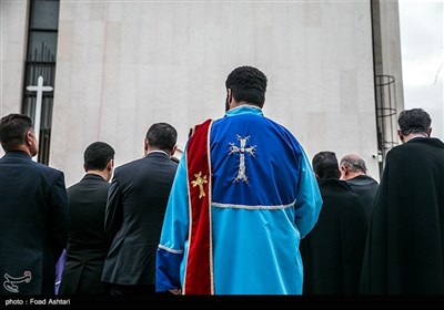 Congregation in Tehran Remember Armenian Killings of 1915