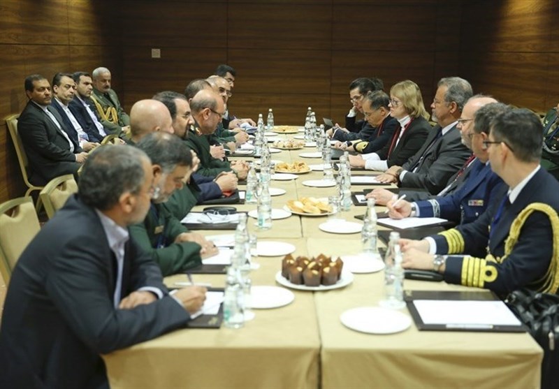 وزیرا الدفاع الایرانی والبرازیلی یؤکدان على تعزیز العلاقات بین البلدین