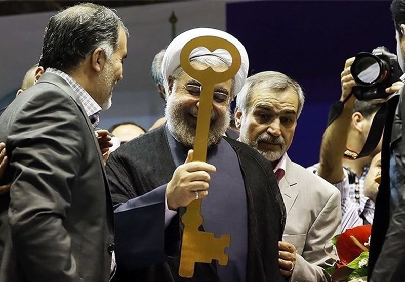 طرفداران دولت کلید تدبیر روحانی را در دانشگاه تبریز شکستند+عکس