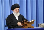 الإمام الخامنئی: الأمة الأسلامیة الیوم تعانی من هیمنة الغرب علیها ثقافیاً وإقتصادیاً وسیاسیاً