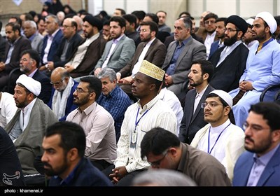 Int’l Quran Competition Participants Meet with Ayatollah Khamenei 