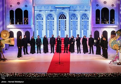 اجرای موسیقی در مراسم اختتامیه سی و پنجمین جشنواره جهانی فیلم فجر