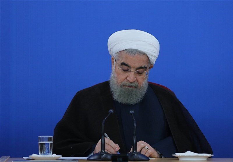 روحانی: حرس الثورة ملک لجمیع الشعب الایرانی