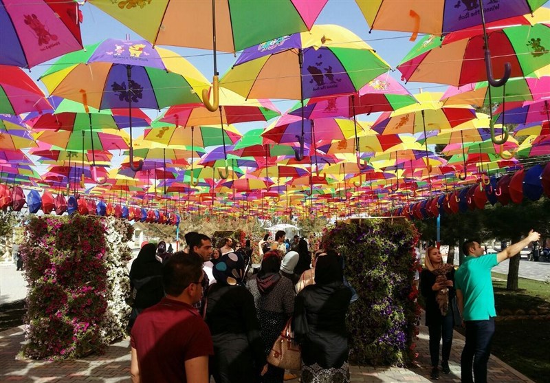 هفتمین جشنواره گلها در ارومیه افتتاح شد