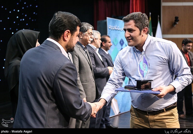«خبرگزاری تسنیم» موفق به کسب رتبه‌ برتر «جشنواره انجمن صنفی خبرنگاران» شد
