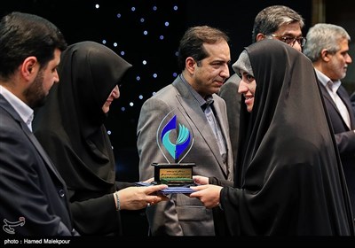 تقدیر از برگزیدگان نخستین جشنواره مطبوعات و خبرگزاری‌های انجمن صنفی خبرنگاران و روزنامه‌نگاران ایران