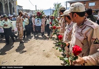 مراسم تشییع سرباز مرزبان شهید معین بیانی - دلند