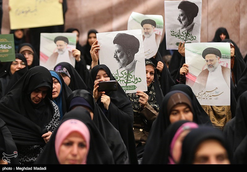 ستاد مرکزی انتخاباتی حجت الاسلام رئیسی در اصفهان آغاز به کار کرد