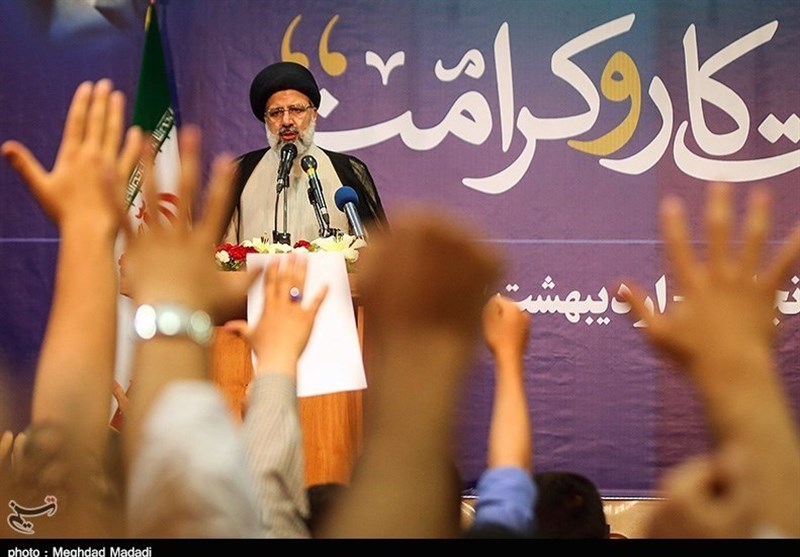 ستاد انتخاباتی حجت‌الاسلام رئیسی در استان کرمان آغاز به کار کرد