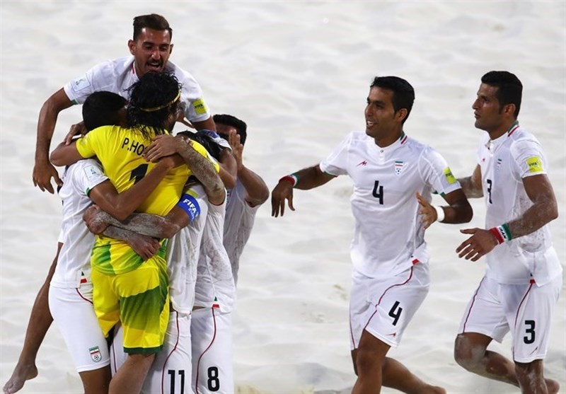 رقابت‌های فوتبال ساحلی پرشین کاپ | ایران و اسپانیا فاتحان روز اول