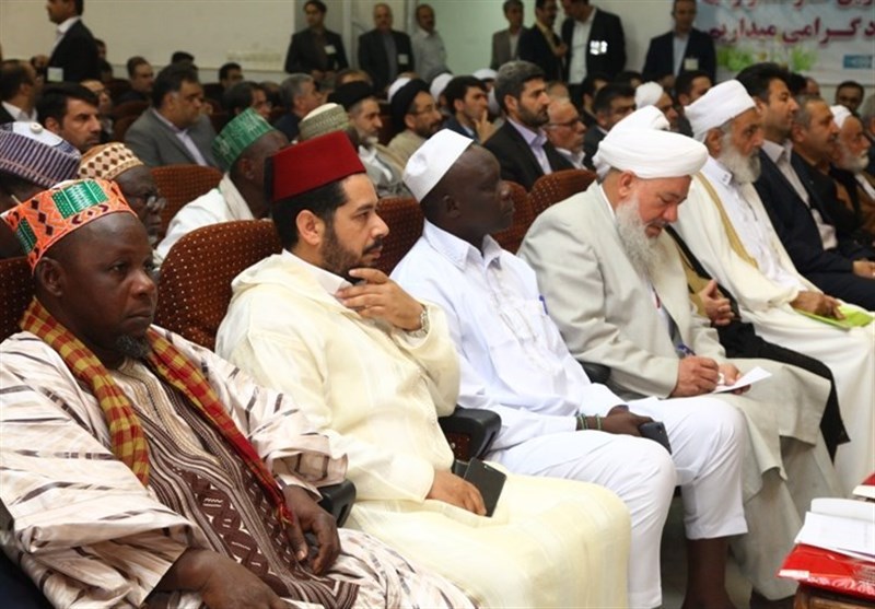‌آگاهی ‌توده‌های مسلمان از توطئه‌های تفرقه انگیز وظیفه علماست‌