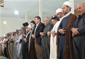 المرشح رئیسی یقیم الصلاة مع عدد من علماء أهل السنة