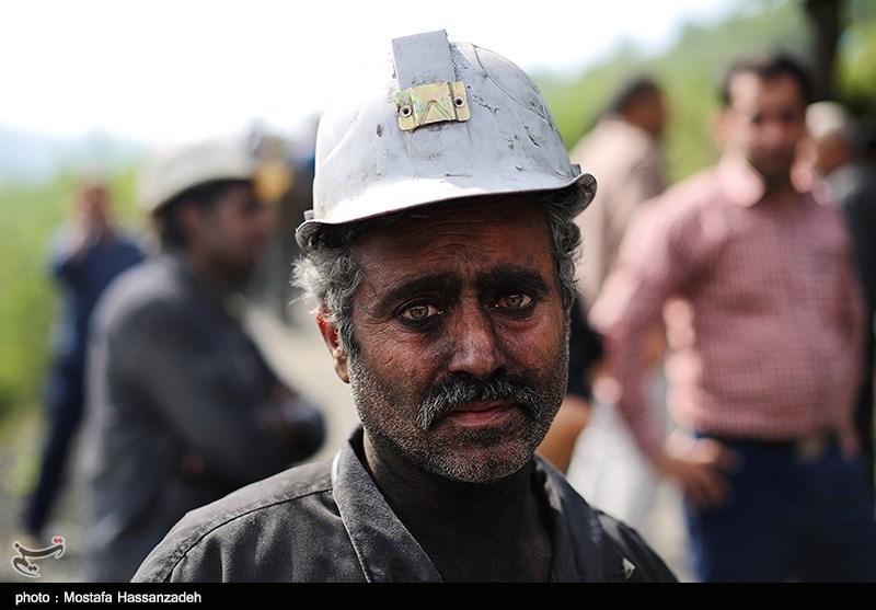 ابراز همدردی «خانواده شهدای آتش‌نشان پلاسکو» با خانوده‌های معدنچیان جان‌باخته معدن آزادشهر