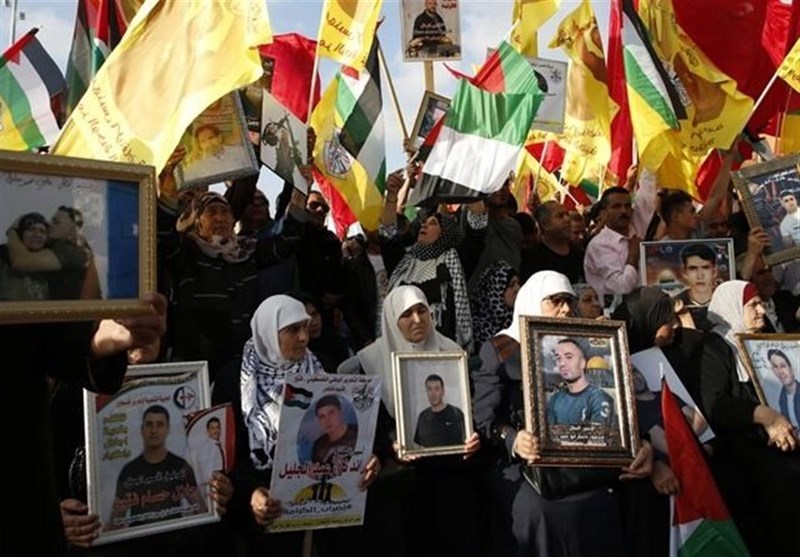 1000s Rally to Back Palestinian Prisoners&apos; Hunger Strike