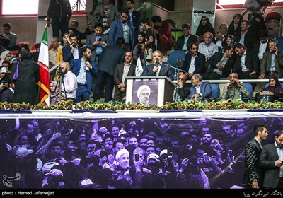سخنرانی محسن هاشمی در همایش جوانان و دانشجویان حامی روحانی