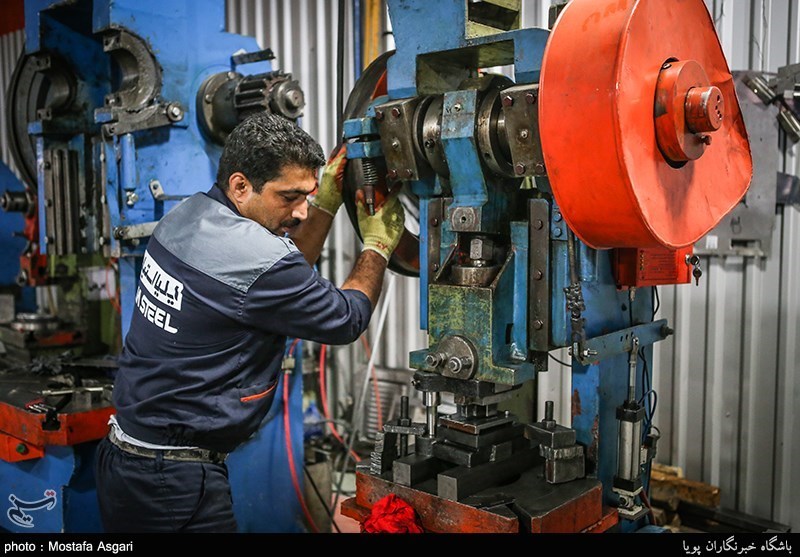 کمتر از 10 درصد قانون رفع موانع تولید اجرا شده/ ال.سی‌های ایران در بانک‌های جهان مورد تایید نیست