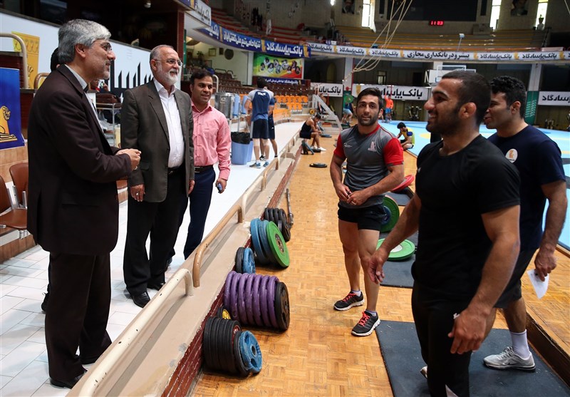 بازدید هاشمی و شهنازی از اردوی تیم‌های ملی کشتی فرنگی و کاراته