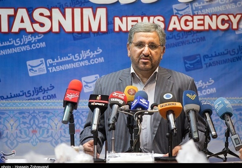 انتقاد شدید نماینده مردم سرپل‌ذهاب از "سلبریتی‌ها"/ این افراد هنوز هیچ کمکی به زلزله‌زدگان نکردند