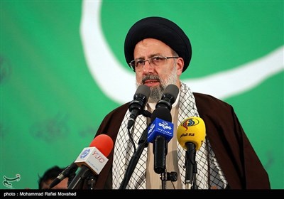 Iranian Presidential Candidate Raisi Continue Campaign Meetings in Qom