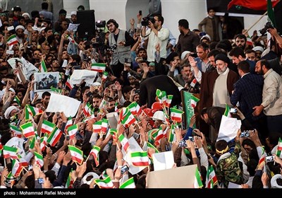 Iranian Presidential Candidate Raisi Continue Campaign Meetings in Qom