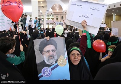 Iranian Presidential Candidate Raisi Continue Campaign Meetings in Qom