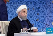 &quot;روحانی&quot; رقم حداقل حقوق را هم نمی‌داند؟