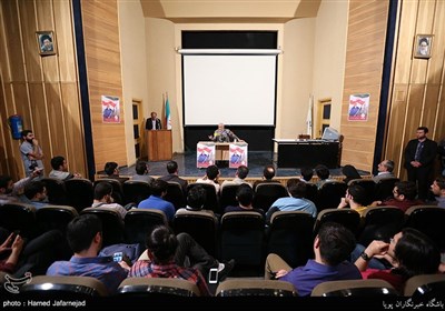 Iran Presidential Candidate Mirsalim Speaks at Tehran University